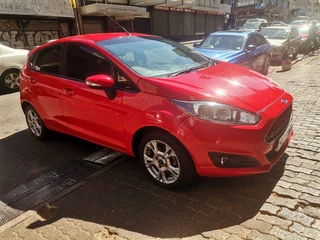 2013 Ford Fiesta 1.4 Trend 5-Door, Red with 77000km available now!