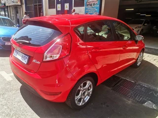 2013 Ford Fiesta 1.4 Trend 5-Door, Red with 77000km available now!