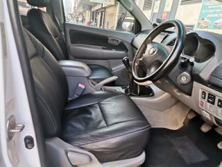 2008 Toyota Hilux 3.0 D-4D D/Cab 4x4 Raider, White with 156000km available now!
