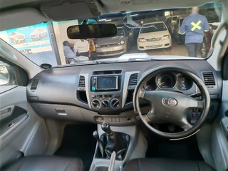 2008 Toyota Hilux 3.0 D-4D D/Cab 4x4 Raider, White with 156000km available now!