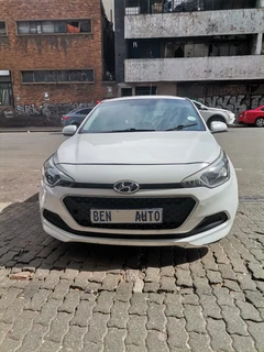 2015 Hyundai i20 1.2 Motion, White with 87000km available now!