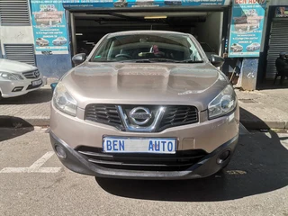 2010 Nissan Qashqai 1.6 Acenta, Gold with 112000km available now!