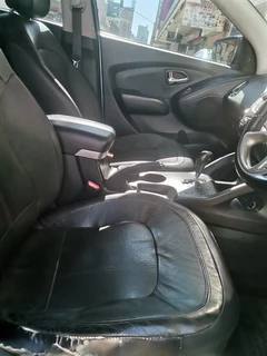 2015 Hyundai ix35 2.0 Premium 4x2, Blue with 82000km available now!