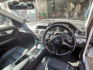 2011 Mercedes-Benz C 180 BlueEFFICIENCY Classic, White with 96000km available now!