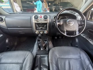 2012 Isuzu KB 300 D-TEQ D/Cab LX, Gold with 98000km available now!