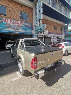 2012 Isuzu KB 300 D-TEQ D/Cab LX, Gold with 98000km available now!