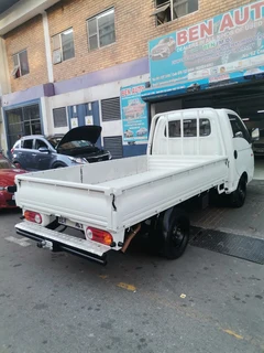 2015 Hyundai H100 Bakkie 2.6D Deck, White with 120000km available now!