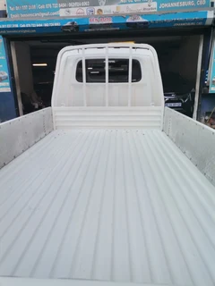 2015 Hyundai H100 Bakkie 2.6D Deck, White with 120000km available now!