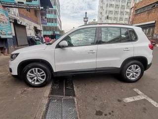 2012 Volkswagen Tiguan 2.0 Tdi Sport &#43; Style 4Motion, White with 105000km available now!