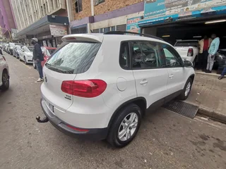 2012 Volkswagen Tiguan 2.0 Tdi Sport &#43; Style 4Motion, White with 105000km available now!
