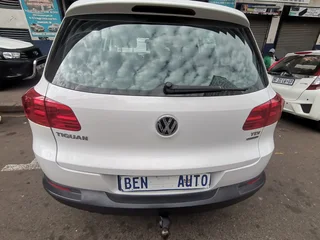 2012 Volkswagen Tiguan 2.0 Tdi Sport &#43; Style 4Motion, White with 105000km available now!