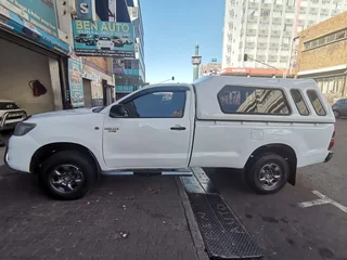 2009 Toyota Hilux 2.5 D-4D, White with 120000km available now!