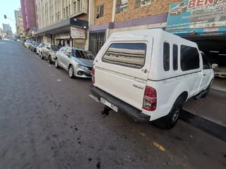 2009 Toyota Hilux 2.5 D-4D, White with 120000km available now!