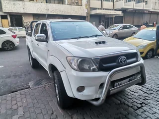 2012 Toyota Hilux 3.0 D-4D D/Cab 4x4 Raider, White with 88000km available now!