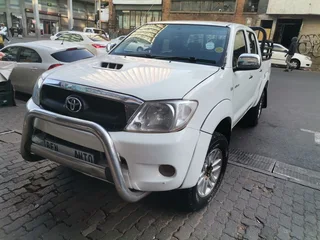 2012 Toyota Hilux 3.0 D-4D D/Cab 4x4 Raider, White with 88000km available now!