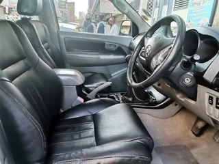 2012 Toyota Hilux 3.0 D-4D D/Cab 4x4 Raider, White with 88000km available now!