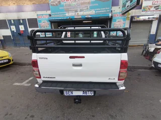 2012 Toyota Hilux 3.0 D-4D D/Cab 4x4 Raider, White with 88000km available now!