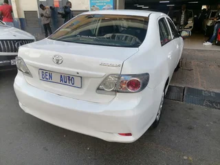 2017 Toyota Corolla Quest 1.6, White with 85000km available now!