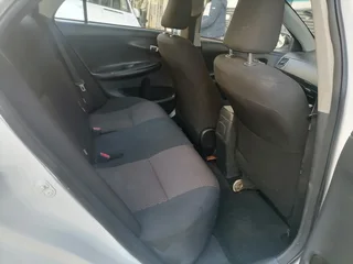 2017 Toyota Corolla Quest 1.6, White with 85000km available now!