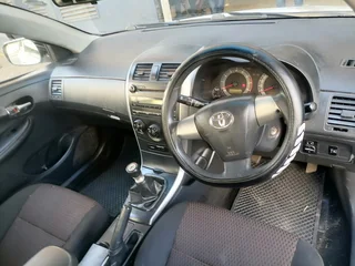 2017 Toyota Corolla Quest 1.6, White with 85000km available now!