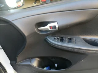 2017 Toyota Corolla Quest 1.6, White with 85000km available now!