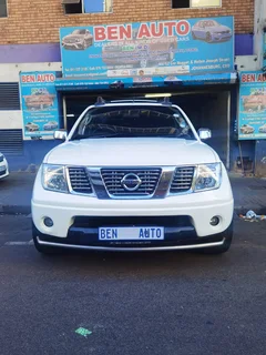 2008 Nissan Navara 4.0i V6 4x4 D/Cab AT, White with 120000km available now!