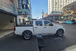 2008 Nissan Navara 4.0i V6 4x4 D/Cab AT, White with 120000km available now!