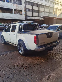 2008 Nissan Navara 4.0i V6 4x4 D/Cab AT, White with 120000km available now!