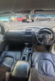 2008 Nissan Navara 4.0i V6 4x4 D/Cab AT, White with 120000km available now!