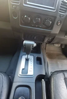 2008 Nissan Navara 4.0i V6 4x4 D/Cab AT, White with 120000km available now!