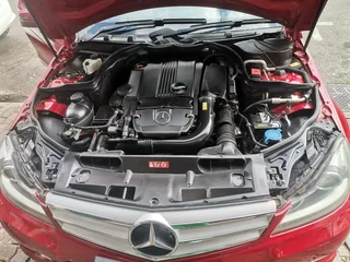 2013 Mercedes-Benz C 200 CGI BlueEFFICIENCY Avantgarde, Red with 88000km available now!