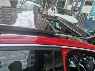 2013 Mercedes-Benz C 200 CGI BlueEFFICIENCY Avantgarde, Red with 88000km available now!