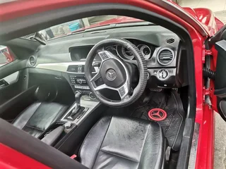 2013 Mercedes-Benz C 200 CGI BlueEFFICIENCY Avantgarde, Red with 88000km available now!
