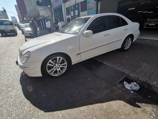 2003 Mercedes-Benz E 270 CDI Avantgarde Touchshift, White with 370000km available now!