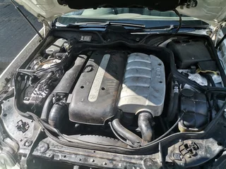 2003 Mercedes-Benz E 270 CDI Avantgarde Touchshift, White with 370000km available now!