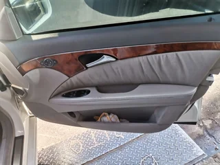 2003 Mercedes-Benz E 270 CDI Avantgarde Touchshift, White with 370000km available now!