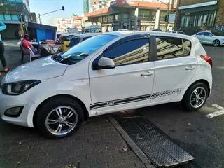 2014 Hyundai i20 1.4 Fluid, White with 86000km available now!