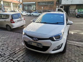 2014 Hyundai i20 1.4 Fluid, White with 86000km available now!