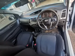 2014 Hyundai i20 1.4 Fluid, White with 86000km available now!