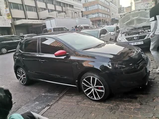 2013 Volkswagen Polo 1.4 Comfortline, Black with 88000km available now!