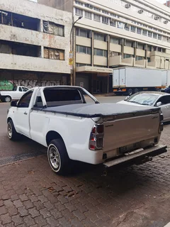 2016 Toyota Hilux 2.0 VVT-i, White with 115000km available now!
