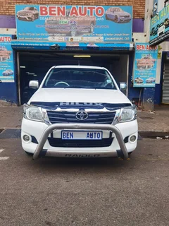 2016 Toyota Hilux 2.0 VVT-i, White with 115000km available now!