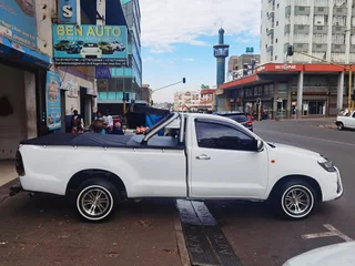2016 Toyota Hilux 2.0 VVT-i, White with 115000km available now!