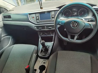 2021 Volkswagen Polo 1.0 Comfortline, Silver with 65000km available now!