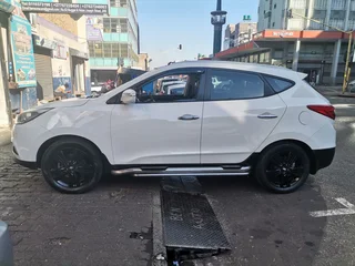 2016 Hyundai ix35 2.0 CRDi R 4x4 AT, White with 96000km available now!