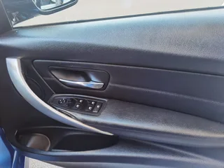 2013 BMW 320d, Blue with 130000km available now!