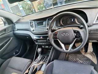 2016 Hyundai Tucson 2.0 Premium AT, Silver with 72000km available now!