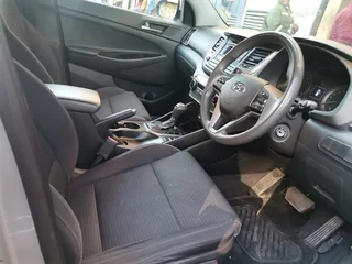 2016 Hyundai Tucson 2.0 Premium AT, Silver with 72000km available now!