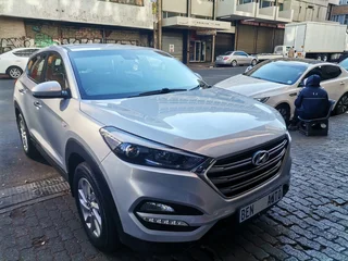 2016 Hyundai Tucson 2.0 Premium AT, Silver with 72000km available now!