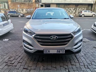 2016 Hyundai Tucson 2.0 Premium AT, Silver with 72000km available now!